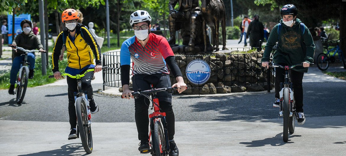6 Top Reasons Why You Need To Wear A Helmet While Cycling