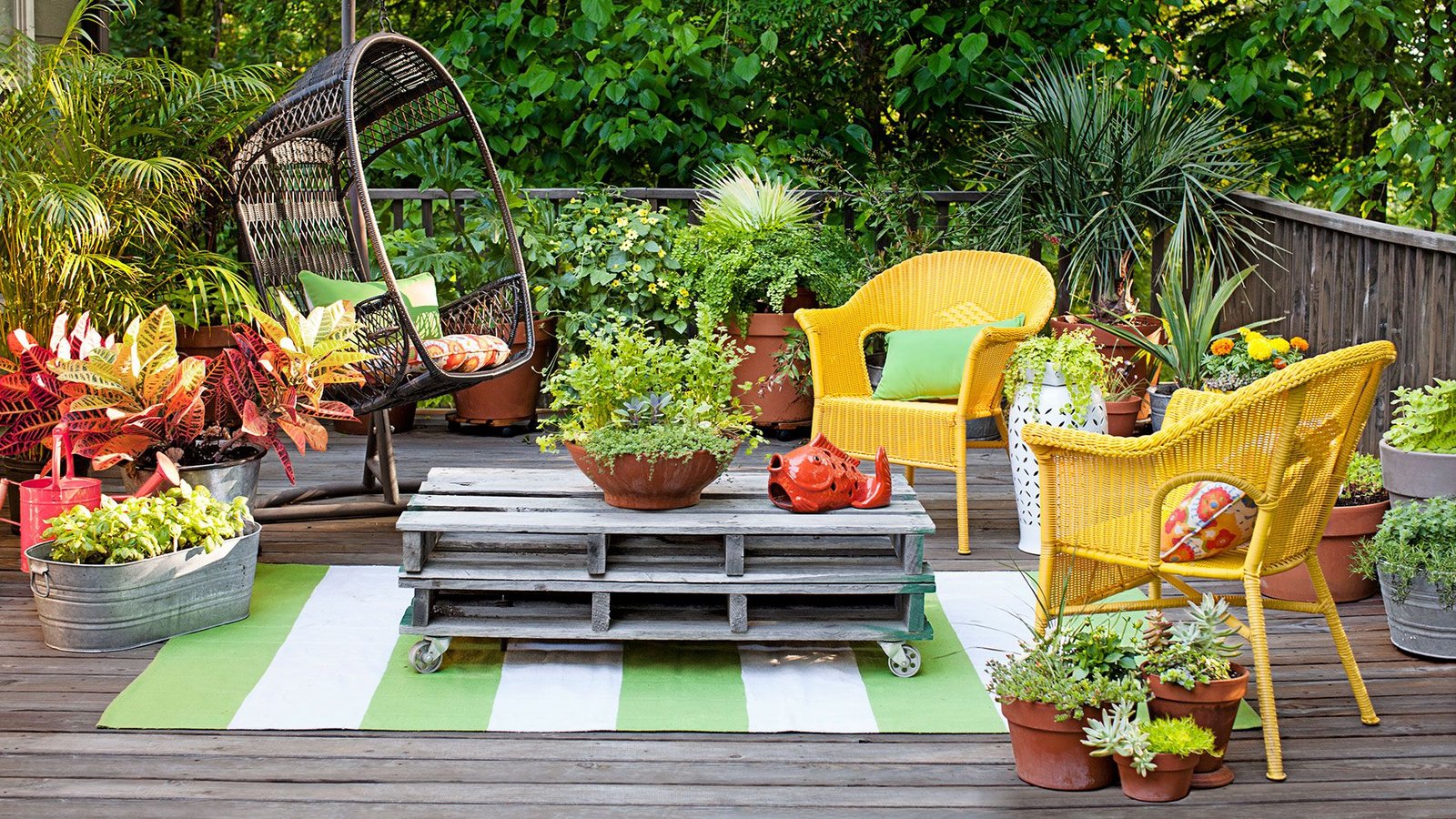 Unique Ideas for Decorating a Garden/Backyard in Small Spaces!