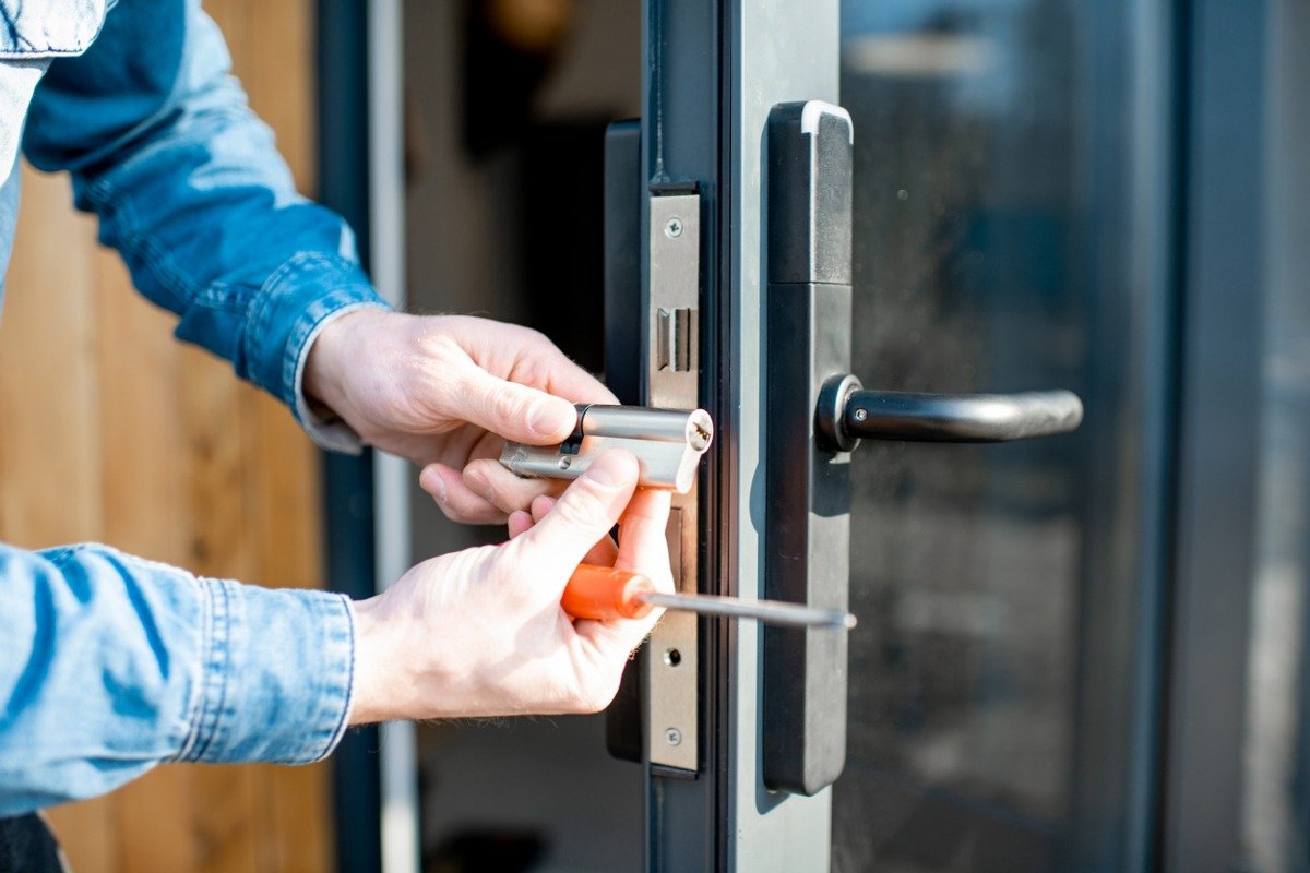 Choosing the Right Locksmith in Swindon: Tips to Ensure Quality Service