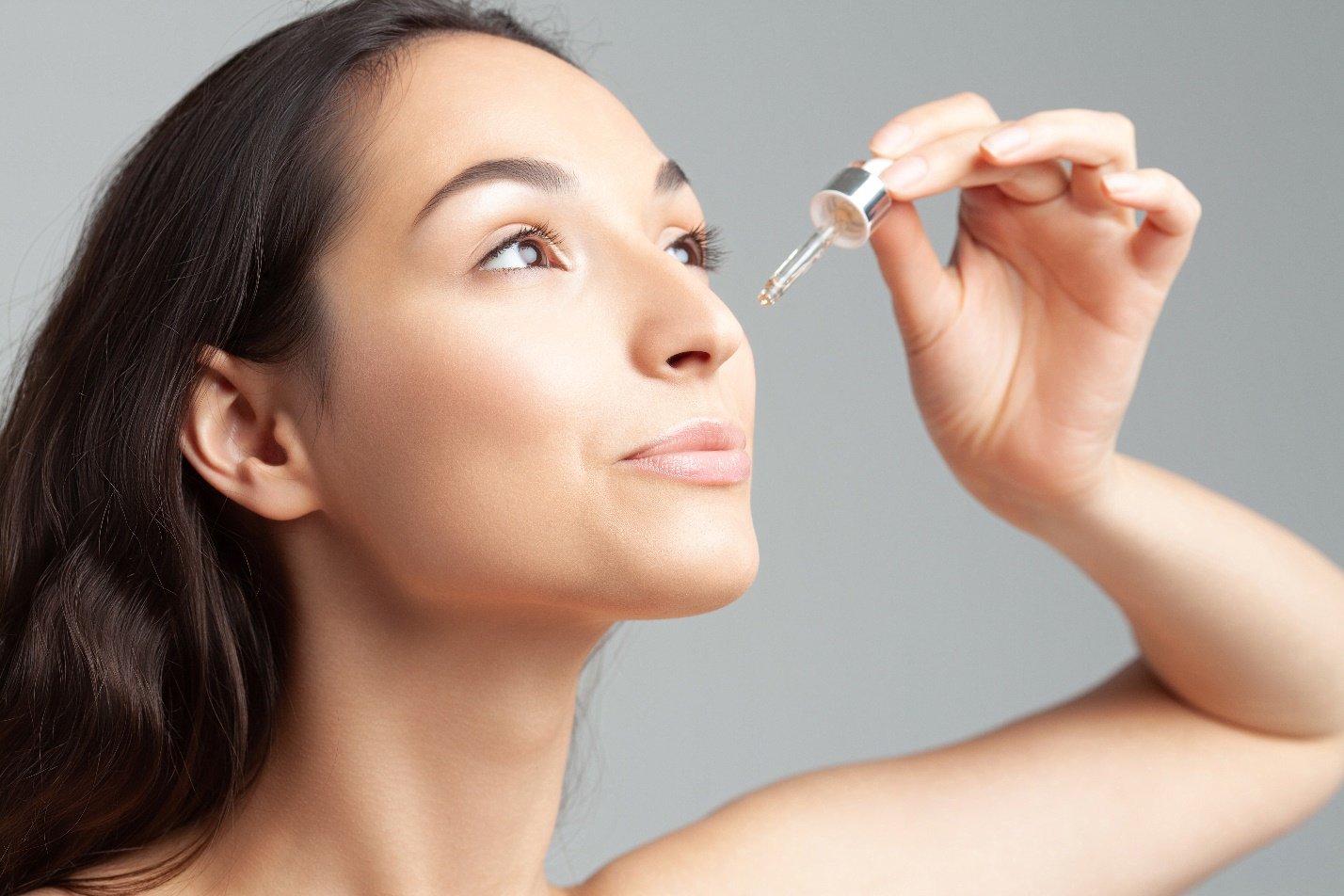 Uses and Benefits of Vitamin C Serum for Skincare