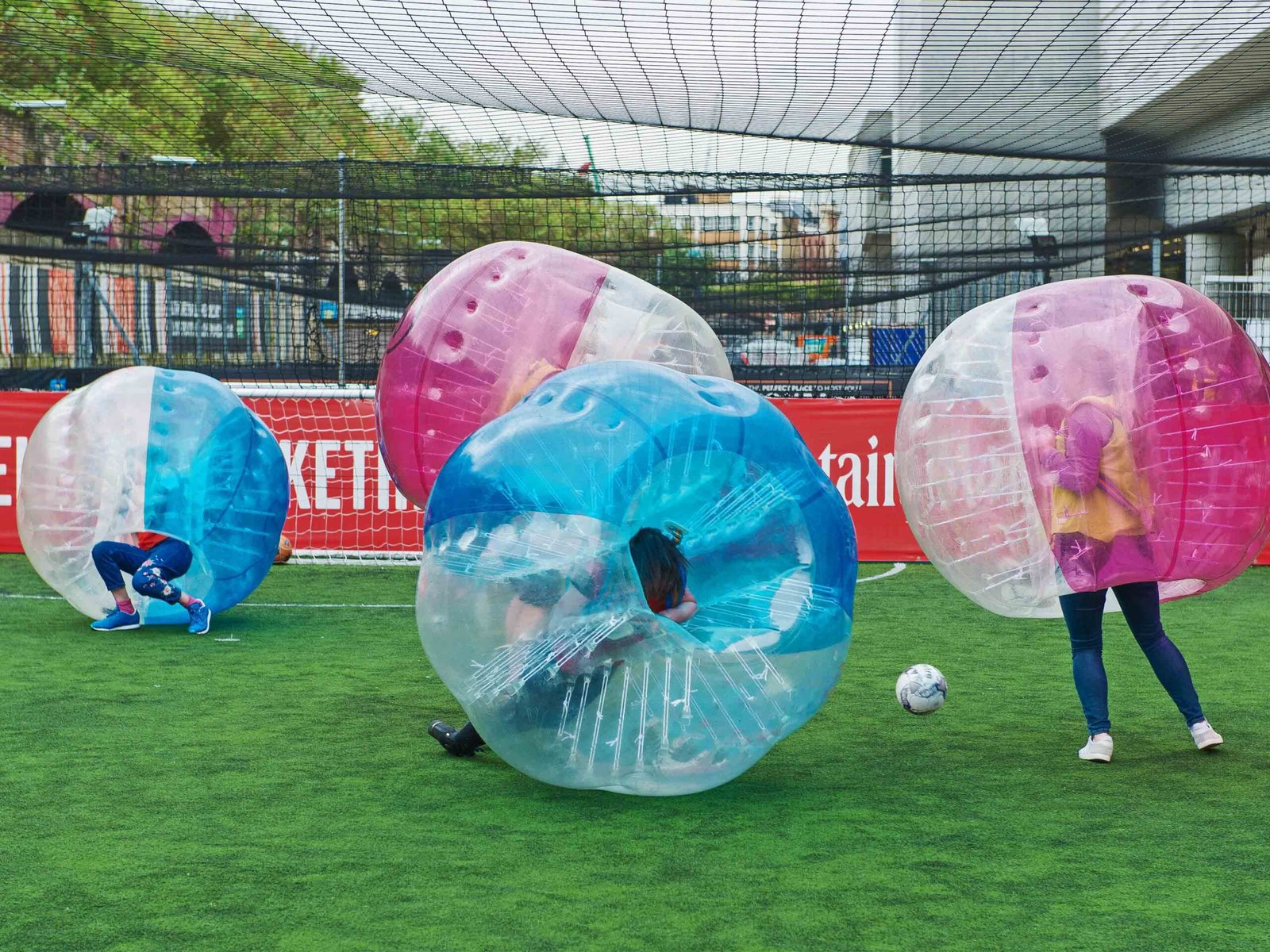 <strong>Top 10 Outdoor Games for Large Groups</strong>