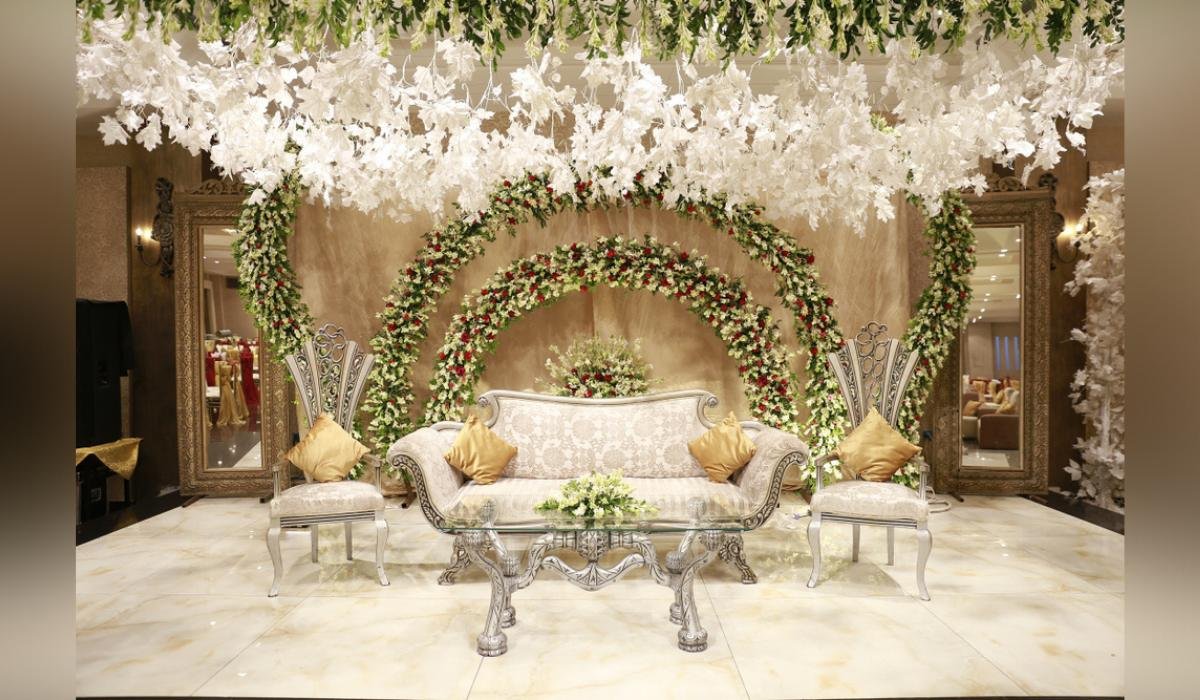 Low Budget Wedding Stage Decoration: How You Can Get the Look for Less