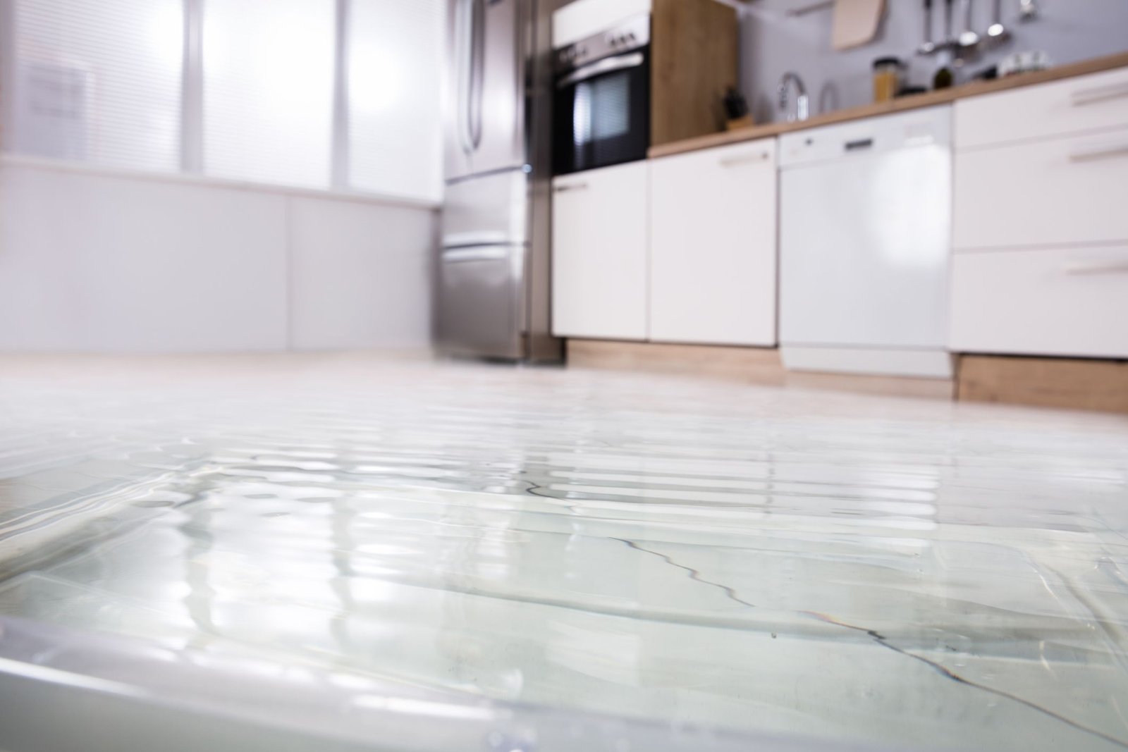 7 Tips To Prevent Water Damage At Home While You’re On Vacation