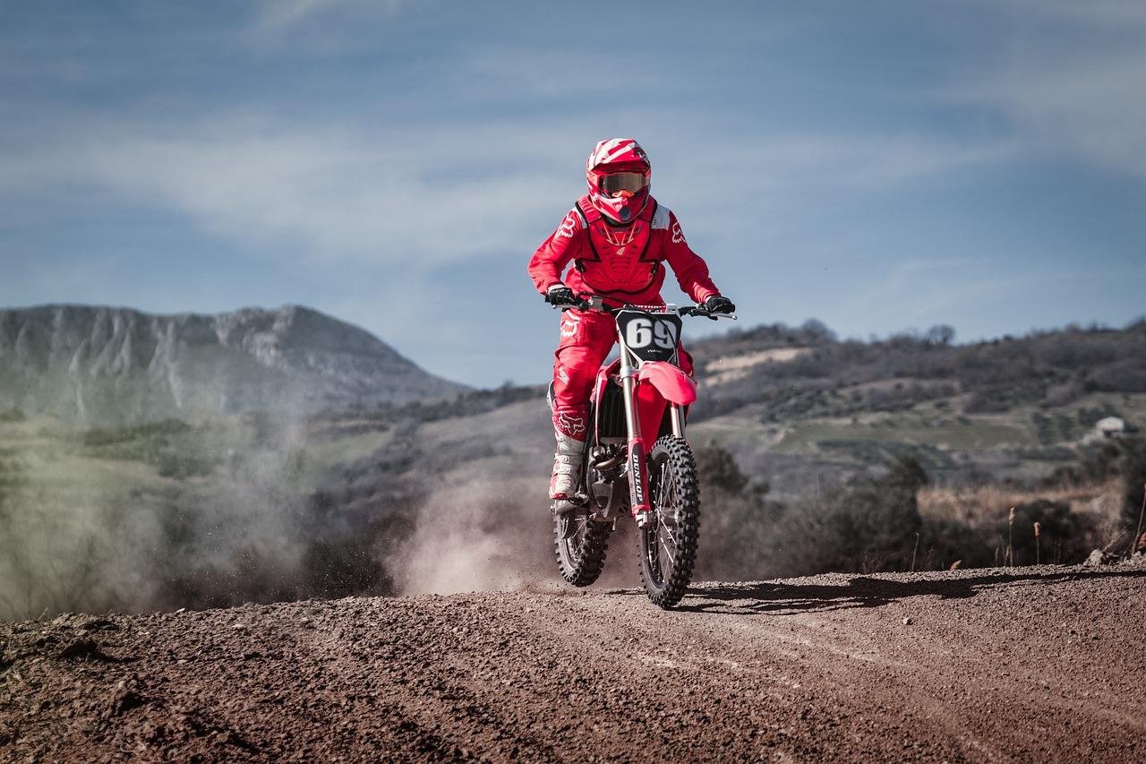 Three kinds of underrated motorcycle gear