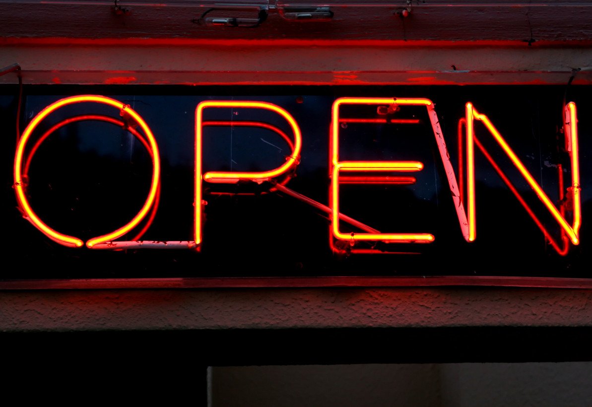 Why Choose a Professional Sign Maker in Warrington for Your Business Needs?